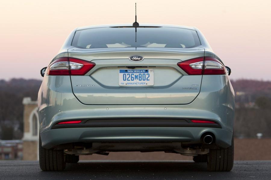  Ford Fusion Hybrid SE 2013 года  (фото 5 из 26)